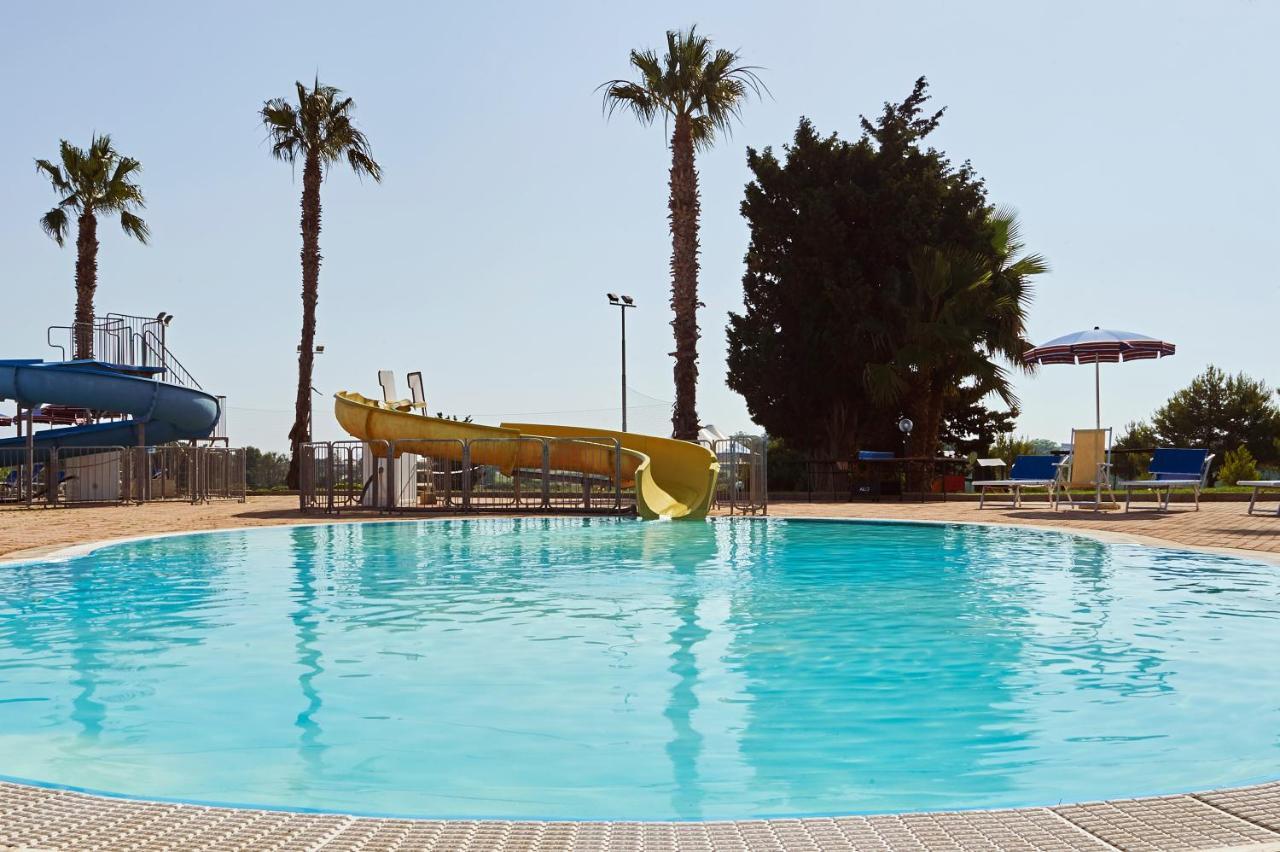 Alba Azzurra - Cdshotels Torre dell'Orso Exterior foto